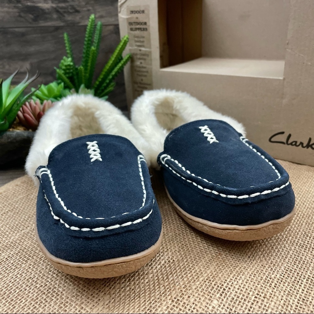 Clarks Faux Fur Moccasin Indoor Outdoor Slipper - Picture 3 of 11